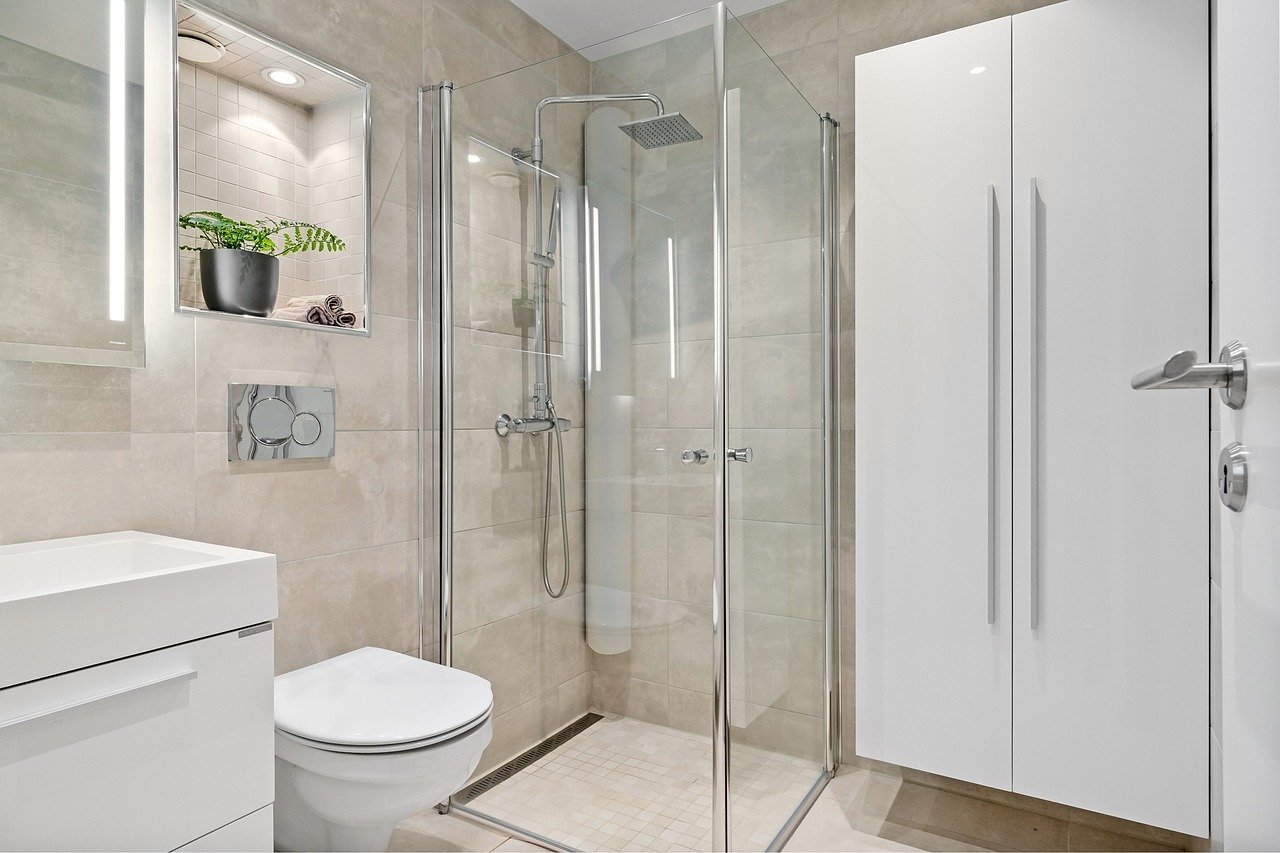 Tips for Keeping Your Bathroom Tidy with Minimal Storage Solutions
